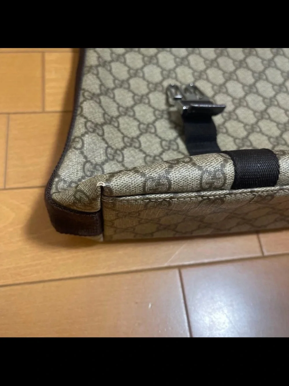 Gucci Brown GG Canvas Messenger Bag with Black Strap
